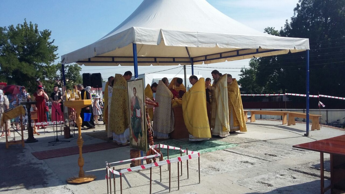 Православные отмечают День памяти святых Петра и Февронии