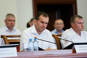 Вениамин Кондратьев призвал казаков работать с кадрами