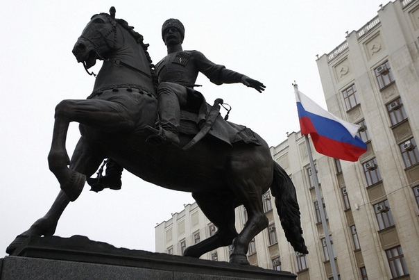 По решению губернатора малоимущие семьи получат единовременную выплату от региона.